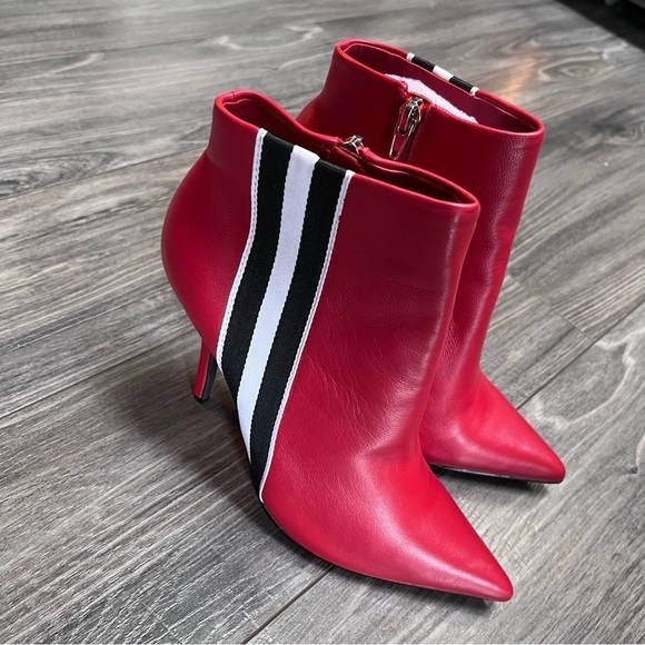 STEVE MADDEN KNOCK BOOTIES red stripe heels boots 6.5 marks on bottom see pics - Picture 2 of 16